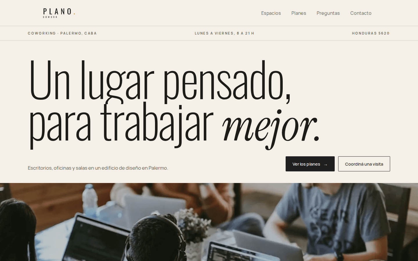 Plano Cowork, un coworking de ejemplo con el estilo Editorial